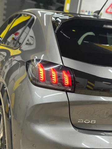 Peugeot 208 2023 GT 6