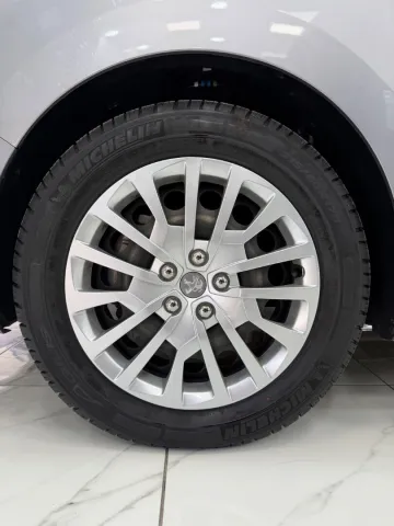 Peugeot Expert 2024 Combi 8