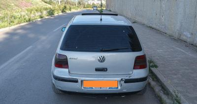 average-sedan-volkswagen-golf-4-2000-medea-algeria