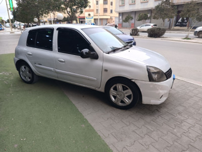 voitures-renault-clio-campus-2012-el-eulma-setif-algerie