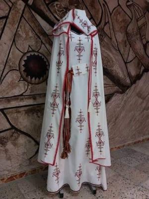 ملابس-تقليدية-berber-broderiee-a-la-maine-تيزي-وزو-الجزائر