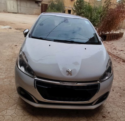 voitures-peugeot-208-2015-allure-facelift-laghouat-algerie