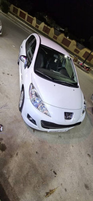 voitures-peugeot-207-2013-bordj-bou-arreridj-algerie