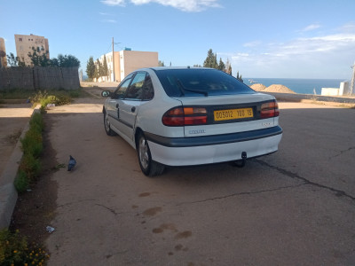 berline-renault-laguna-1-2000-ghazaouet-tlemcen-algerie