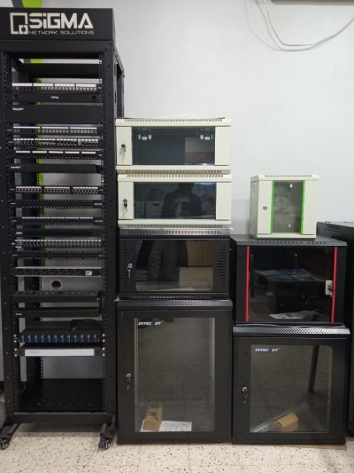 ARMOIRE DE BRASSAGE / PANNEAUX / ETAGERE / BANDEAU D'ALIMENTATION