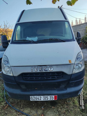 fourgon-iveco-daily-2015-naciria-boumerdes-algerie