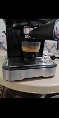 Machine à Café Broyeur Grain Krups Ecran LCD avec pot Cappuccino EA816031,  Noir 15BARS - Prix en Algérie
