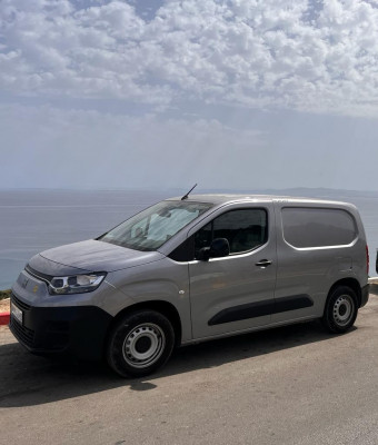 camion-fiat-doblo-2023-annaba-algerie