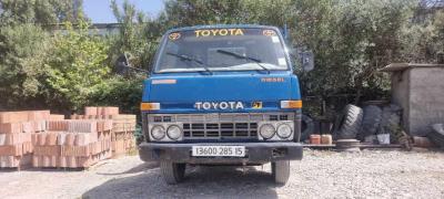 شاحنة-toyota-b65-benne-1985-تيزي-وزو-الجزائر