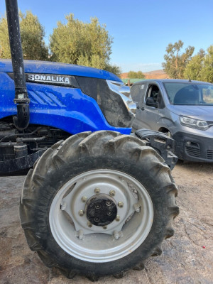 tracteurs-sonalika-tracteur-سوناليكا-di-75-rx-4x4-turbo-2022-sidi-ali-mostaganem-algerie