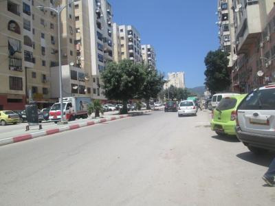 شقة-بيع-4-غرف-عنابة-الجزائر