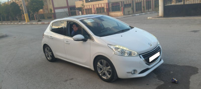 voitures-peugeot-208-2015-allure-ras-el-oued-bordj-bou-arreridj-algerie