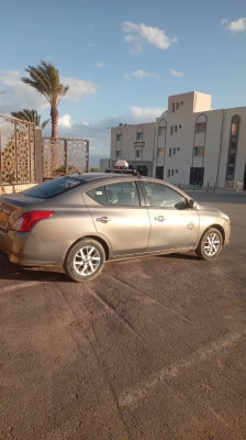 berline-nissan-sunny-2017-bordj-el-kiffan-alger-algerie