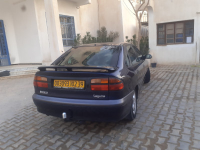 voitures-renault-laguna-1-2002-laguna1-el-oued-algerie