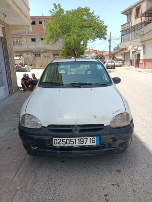 سيارة-صغيرة-opel-corsa-1997-هراوة-الجزائر