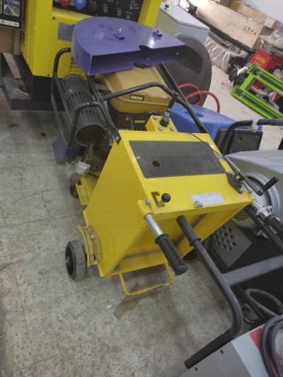 Coupe goudron  (scie a sol)