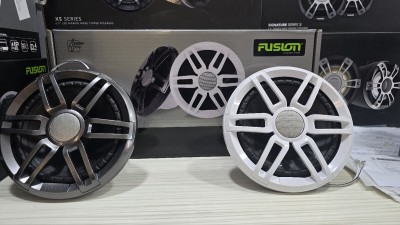 Haut Parleur Marin FUSION XS 7.7" 240w 