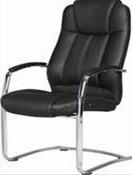 chaise visiteur style fauteuil en similicuir noir et une Structure en métal chromé.