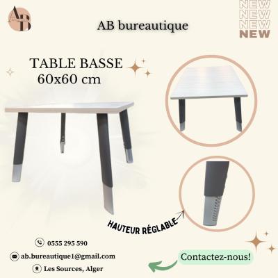 Table Basse blanche  60x60 cm avec piètement métallique réglable 