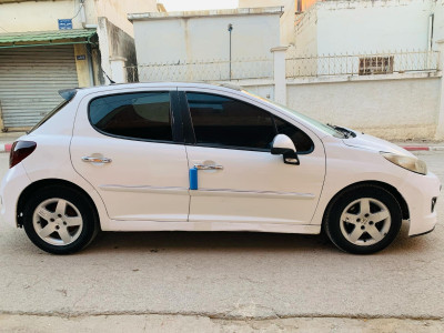 voitures-peugeot-207-2011-allure-maaouia-setif-algerie