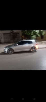 moyenne-berline-volkswagen-golf-7-2015-maadid-msila-algerie