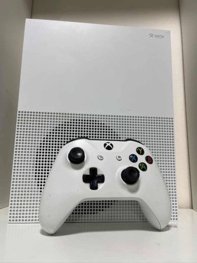 XBOX ONE S D'occasion EN BON ETAT