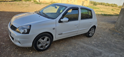 voitures-renault-clio-campus-2012-bye-barika-batna-algerie