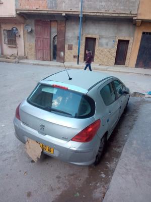 moyenne-berline-peugeot-308-2010-tiaret-algerie