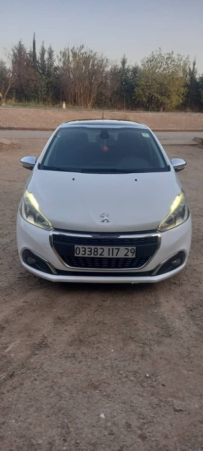 citadine-peugeot-208-2017-el-ghomri-mascara-algerie