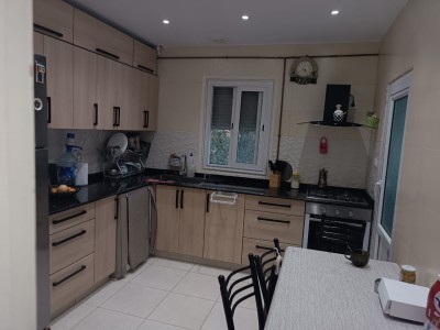 بيع شقة 5 غرف الجزائر عين النعجة