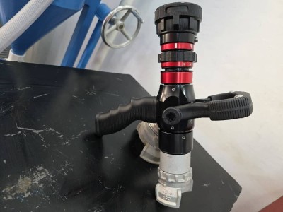 Lances à débit et jet réglables