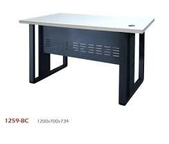 BUREAU 1.60X75 PIED METAL CARRE JUPE ERABLE