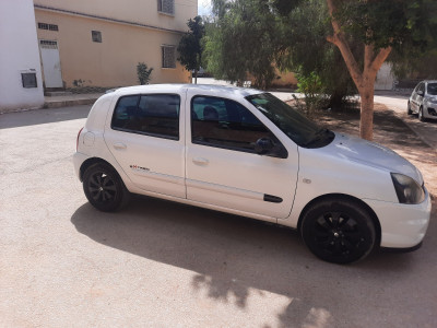 voitures-renault-clio-campus-2014-extreme-relizane-algerie