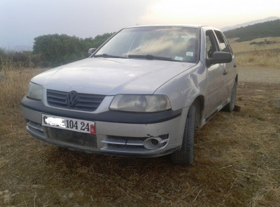 سيارة-صغيرة-volkswagen-gol-2004-قالمة-الجزائر