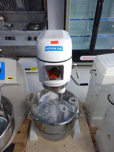  PETRIN COMAF SPIRAL 30 L / COMAF STAR A FOURCHE 25 KG / SINMAG BATTEUR 40L / PRESMA FOOD 35 KG   