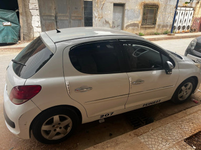 citadine-peugeot-207-2011-el-attaf-ain-defla-algerie