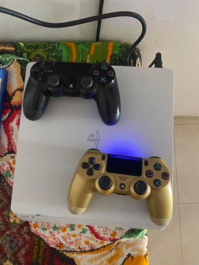 PS4 PRO 1TB usado + 2 controles originais + 4 jogos físicos + 1 jogo  digital (FIFA 23) - Videogames - Jardim Corcetti I, Varginha 1253876933