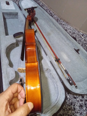 violon-44-americain-ahnif-bouira-algerie