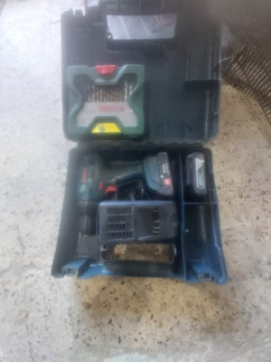 Chargeur Batteries Bosch Matériaux & Equipement Algérie