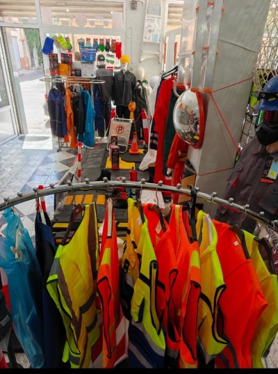 matériel de sécurité routière, vêtements de travail et équipements de protection incendie