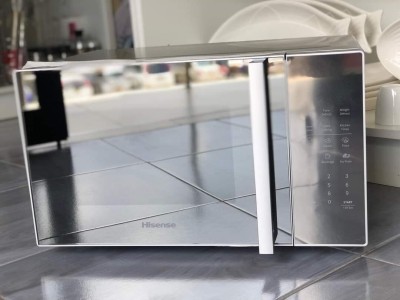 PROMO Micro Onde Hisense 20L Blanc 19000Da/ 26L Gris 24000Da 