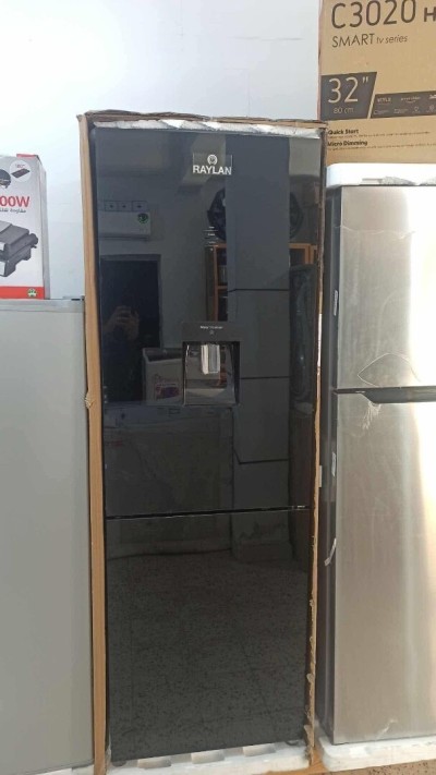 PROMO Réfrigérateur 410L RAYLAN Nofrost Combiné avec distributeur Deau Noir Diamant 91000Da