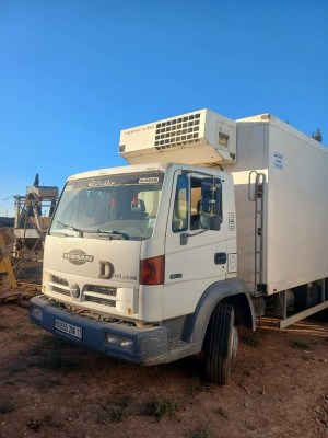 camion-nissan-atleon-2006-el-eulma-setif-algerie