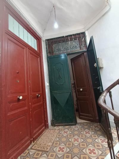 بيع شقة 4 غرف وهران وهران