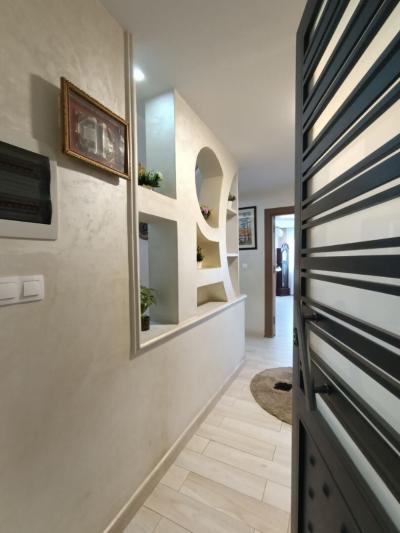 بيع شقة 5 غرف وهران بئر الجير