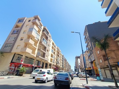 بيع محل وهران بئر الجير