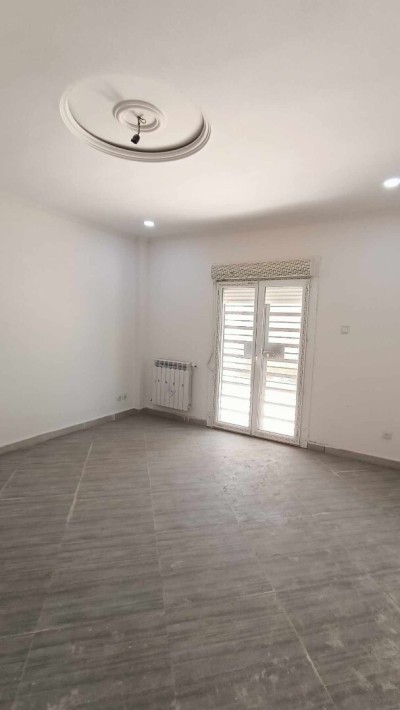 بيع شقة 4 غرف وهران بئر الجير