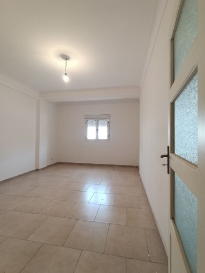 كراء شقة 3 غرف وهران مسرغين