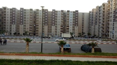 Cherche location Appartement F3 Oran Oran