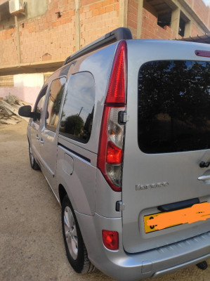 voitures-renault-kangoo-2021-chlef-algerie